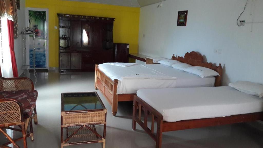Keratheeram Beach Resort Varkala Bagian luar foto