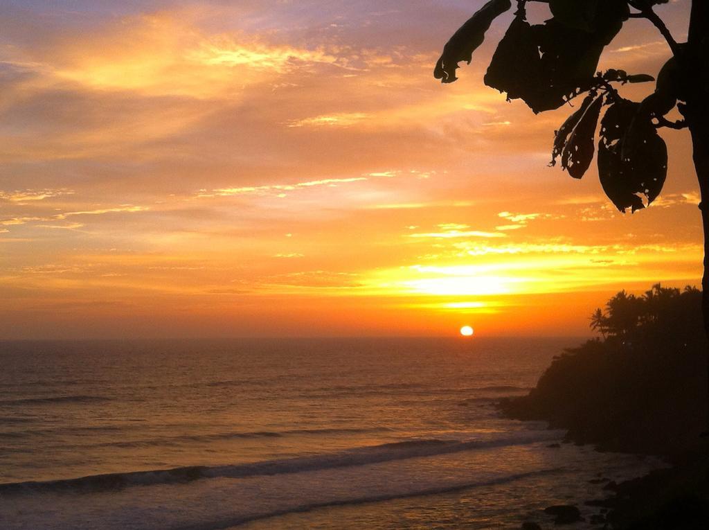 Keratheeram Beach Resort Varkala Bagian luar foto